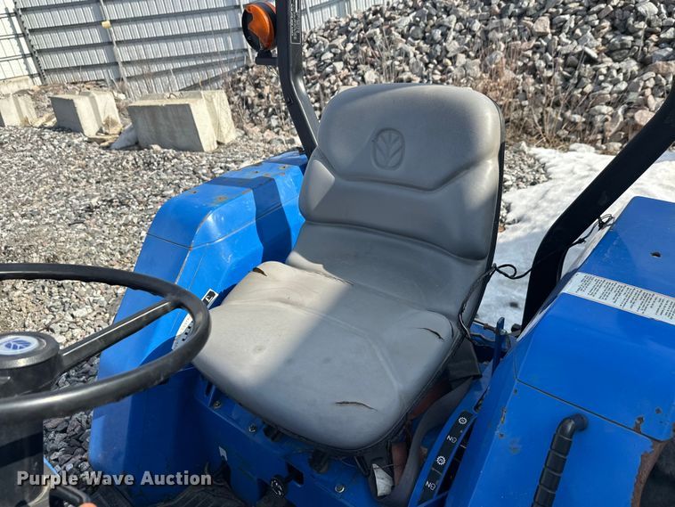 image for item YA2573 2005 New Holland TC30 MFWD tractor