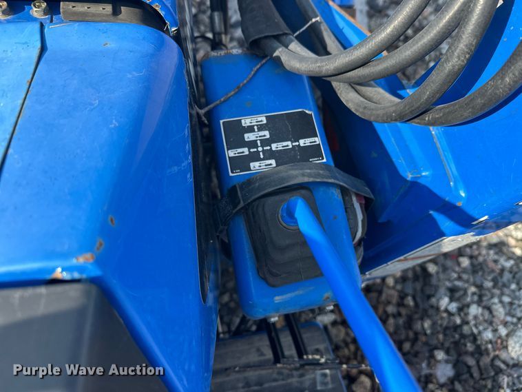 image for item YA2573 2005 New Holland TC30 MFWD tractor