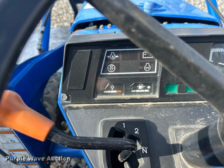 image for item YA2573 2005 New Holland TC30 MFWD tractor