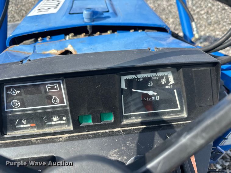 image for item YA2573 2005 New Holland TC30 MFWD tractor