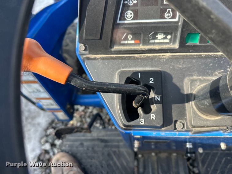 image for item YA2573 2005 New Holland TC30 MFWD tractor