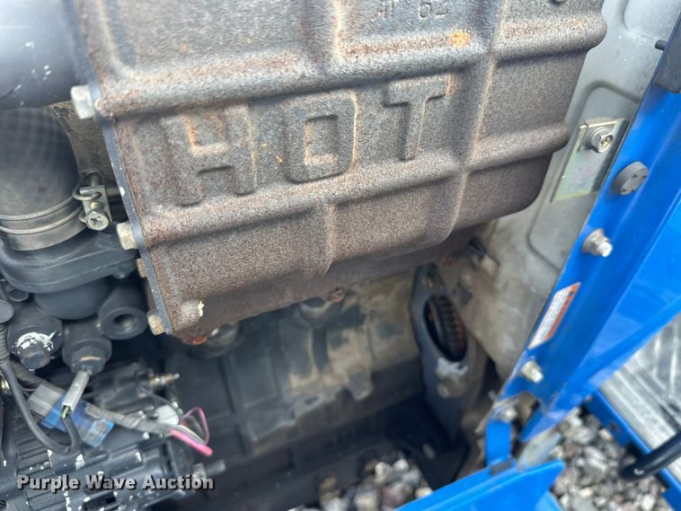 image for item YA2573 2005 New Holland TC30 MFWD tractor