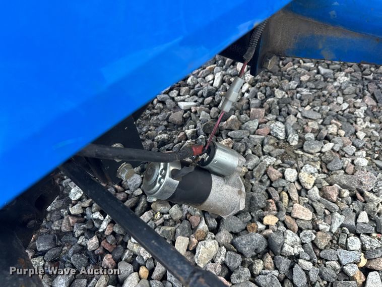 image for item YA2573 2005 New Holland TC30 MFWD tractor