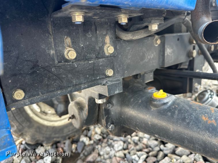 image for item YA2573 2005 New Holland TC30 MFWD tractor