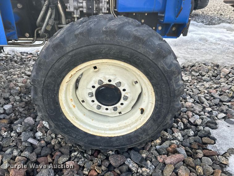 image for item YA2573 2005 New Holland TC30 MFWD tractor