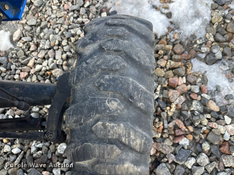 image for item YA2573 2005 New Holland TC30 MFWD tractor