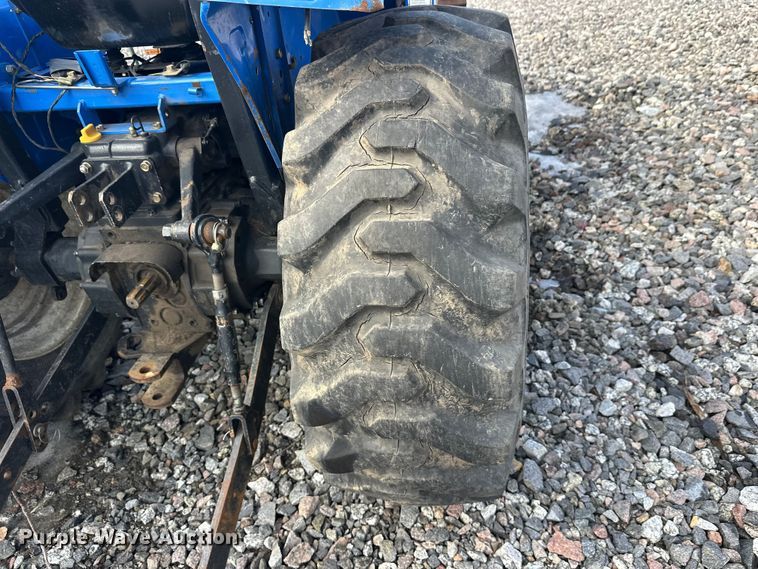 image for item YA2573 2005 New Holland TC30 MFWD tractor