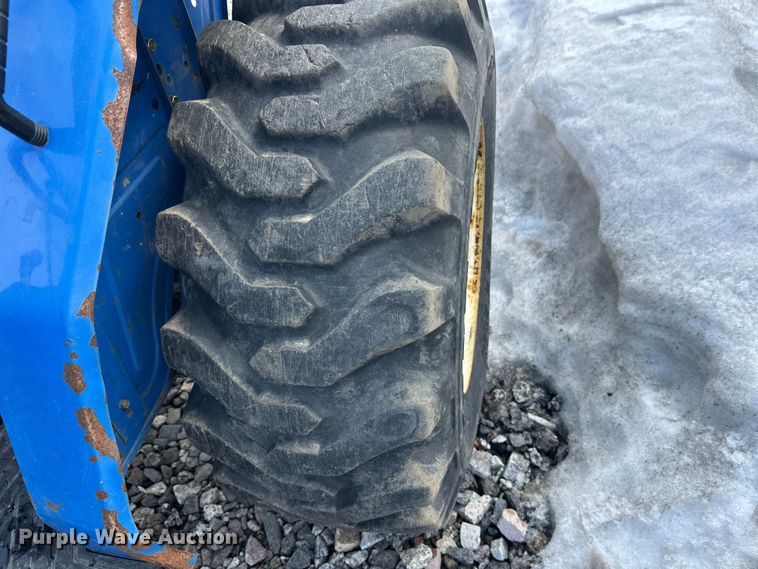 image for item YA2573 2005 New Holland TC30 MFWD tractor