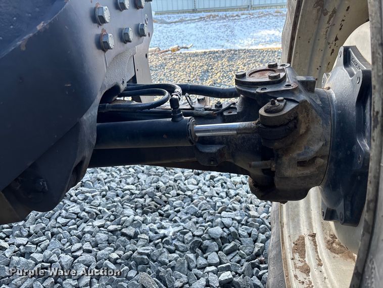 image for item YA2614 2007 New Holland T7060 MFWD tractor