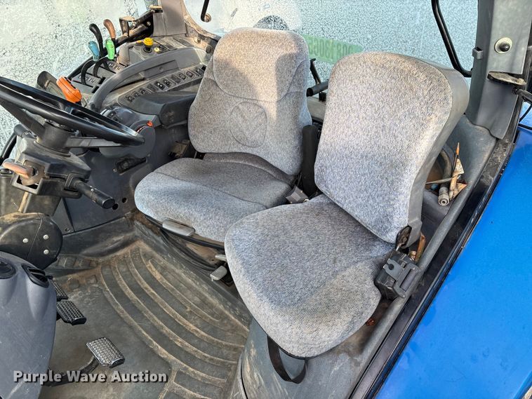 image for item YA2614 2007 New Holland T7060 MFWD tractor