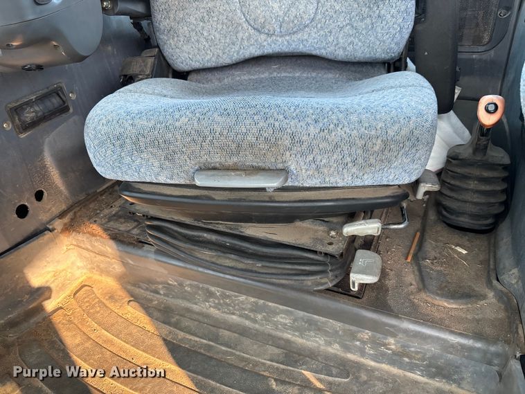 image for item YA2614 2007 New Holland T7060 MFWD tractor