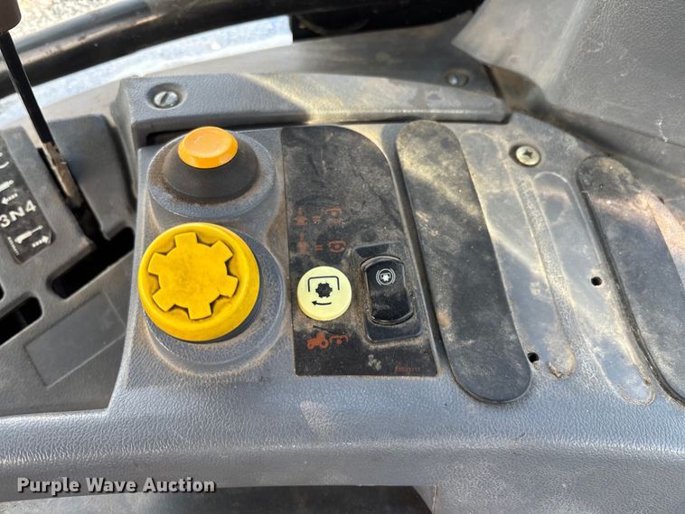 image for item YA2614 2007 New Holland T7060 MFWD tractor