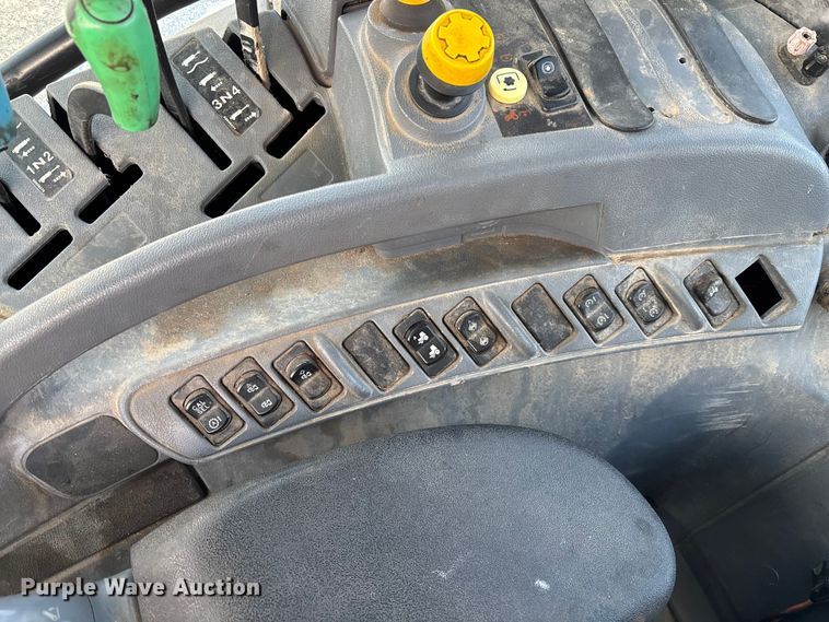 image for item YA2614 2007 New Holland T7060 MFWD tractor