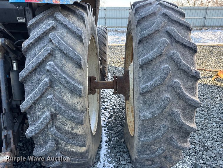 image for item YA2614 2007 New Holland T7060 MFWD tractor