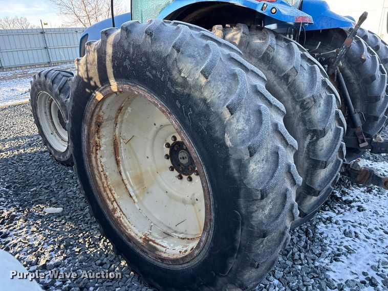 image for item YA2614 2007 New Holland T7060 MFWD tractor