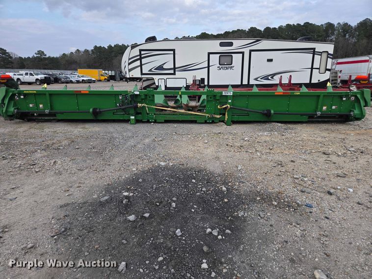 image for item YA2675 2024 John Deere C12R corn head