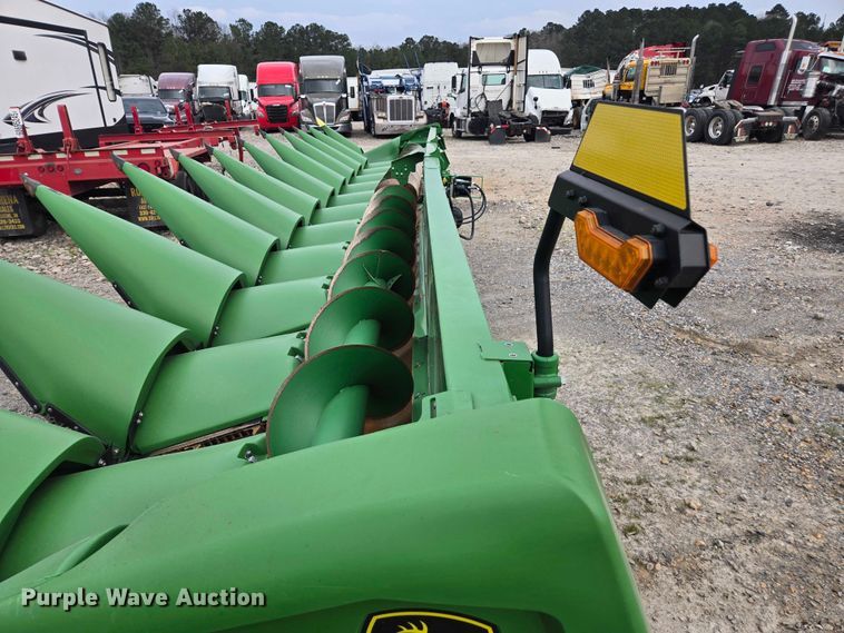 image for item YA2675 2024 John Deere C12R corn head
