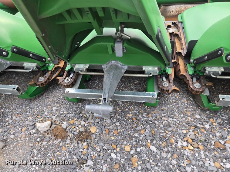 image for item YA2675 2024 John Deere C12R corn head