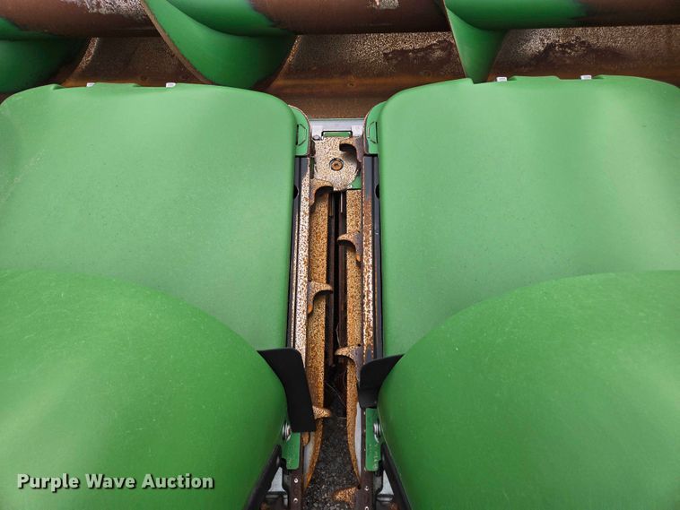 image for item YA2675 2024 John Deere C12R corn head