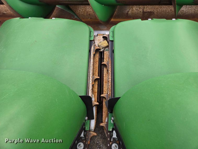 image for item YA2675 2024 John Deere C12R corn head