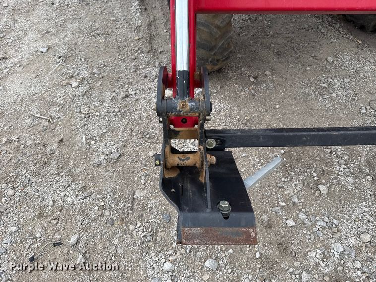 image for item YA2739 2012 Massey Ferguson MF1660 MFWD tractor