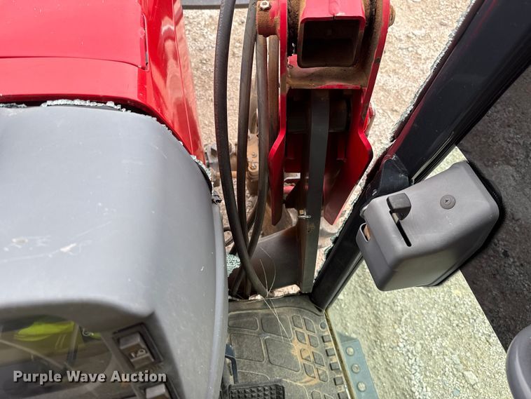 image for item YA2739 2012 Massey Ferguson MF1660 MFWD tractor