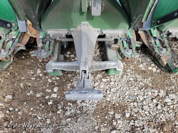 image for item YA2756 2013 John Deere  616C StalkMaster corn head