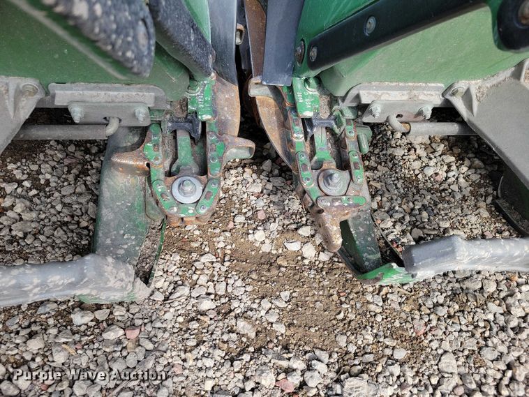 image for item YA2756 2013 John Deere  616C StalkMaster corn head