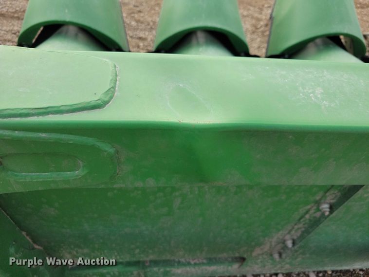 image for item YA2756 2013 John Deere  616C StalkMaster corn head