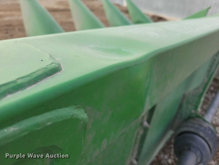 image for item YA2756 2013 John Deere  616C StalkMaster corn head