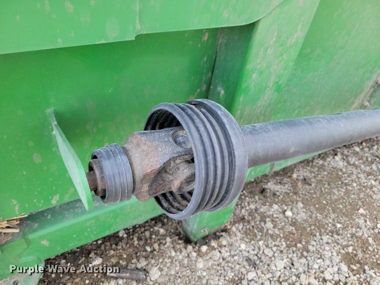 image for item YA2756 2013 John Deere  616C StalkMaster corn head