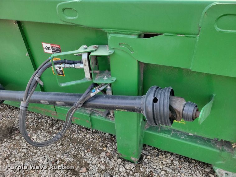 image for item YA2756 2013 John Deere  616C StalkMaster corn head