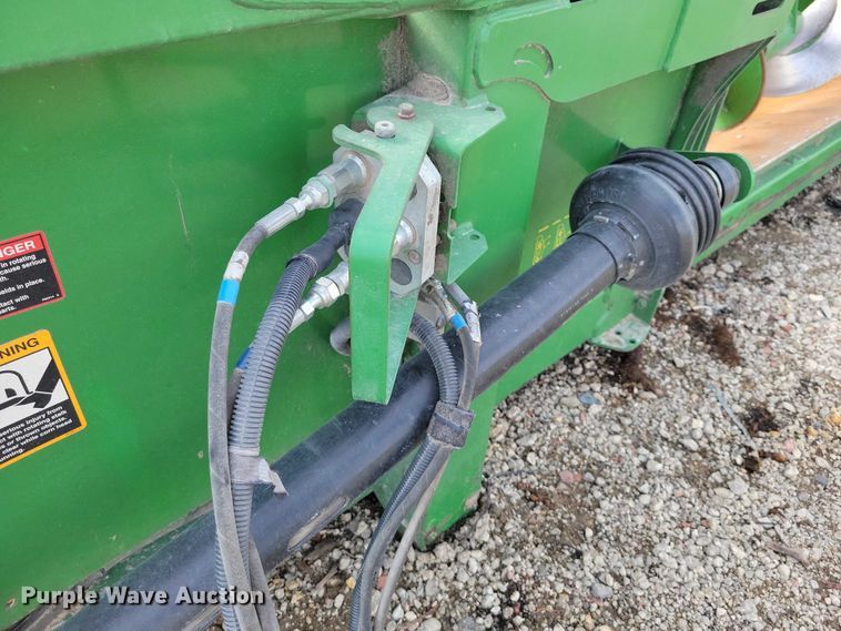 image for item YA2756 2013 John Deere  616C StalkMaster corn head