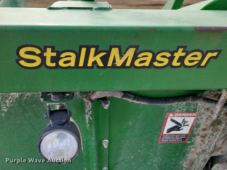 image for item YA2756 2013 John Deere  616C StalkMaster corn head