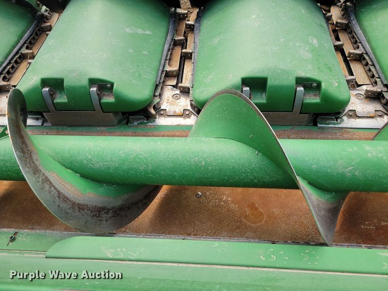 image for item YA2756 2013 John Deere  616C StalkMaster corn head