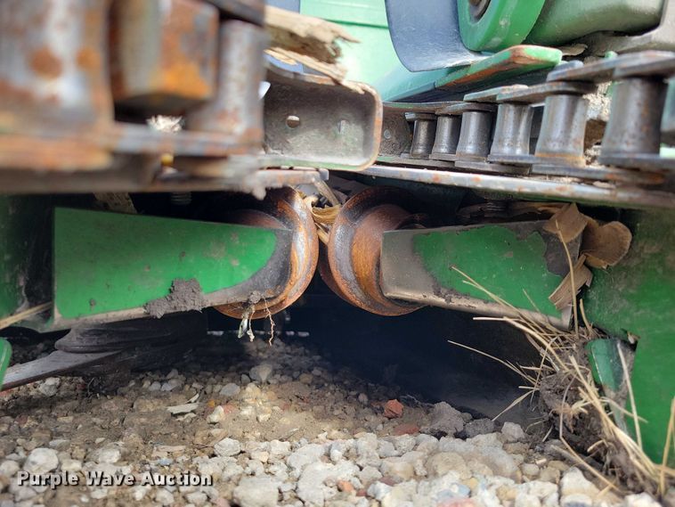 image for item YA2756 2013 John Deere  616C StalkMaster corn head