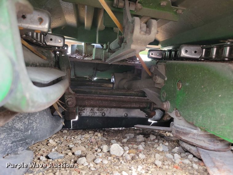 image for item YA2756 2013 John Deere  616C StalkMaster corn head