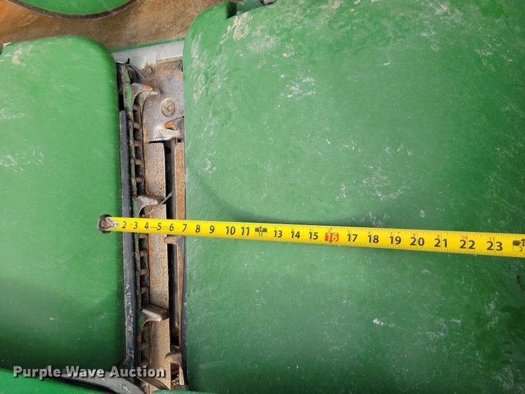 image for item YA2756 2013 John Deere  616C StalkMaster corn head