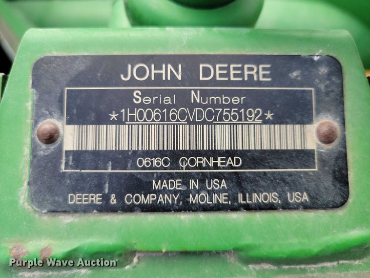 image for item YA2756 2013 John Deere  616C StalkMaster corn head