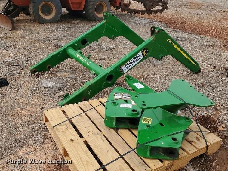 image for item YA2893 2021 John Deere 520M loader