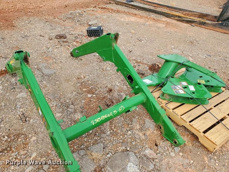 image for item YA2893 2021 John Deere 520M loader
