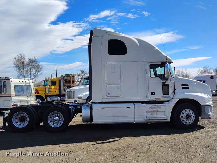 image for item BI9759 2014 Mack CXU semi truck