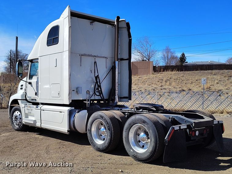 image for item BI9759 2014 Mack CXU semi truck