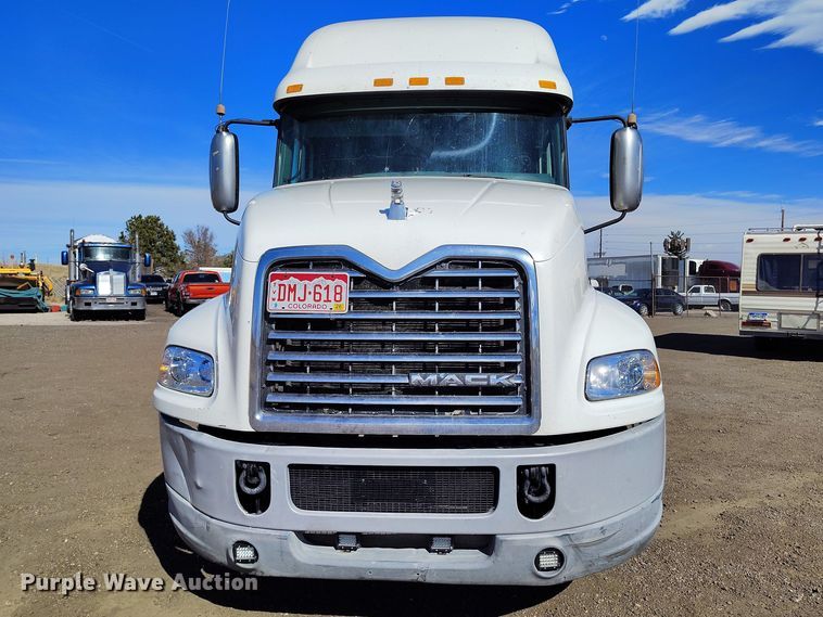 image for item BI9759 2014 Mack CXU semi truck