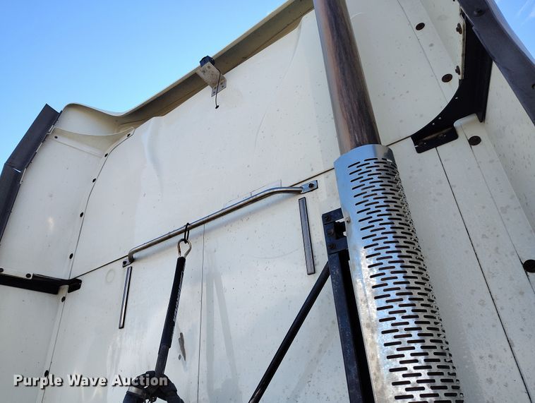 image for item BI9759 2014 Mack CXU semi truck