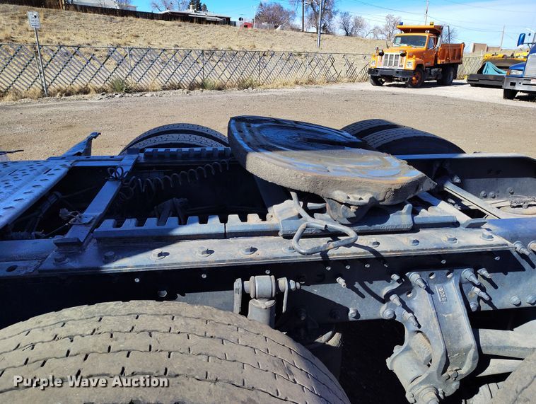 image for item BI9759 2014 Mack CXU semi truck