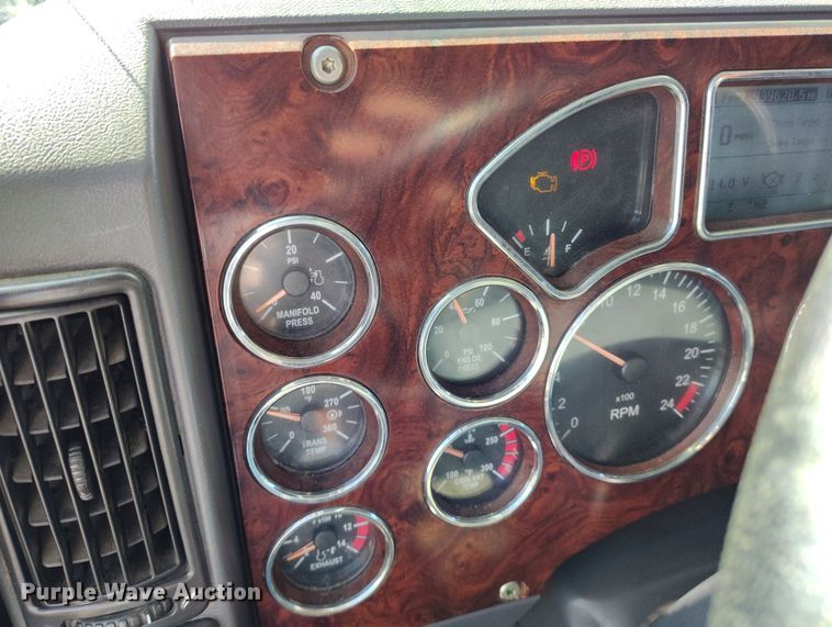 image for item BI9759 2014 Mack CXU semi truck