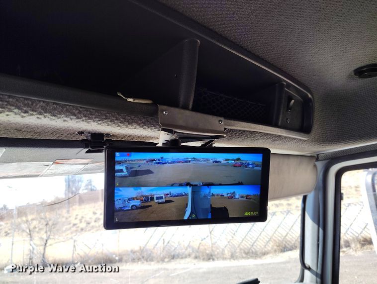 image for item BI9759 2014 Mack CXU semi truck