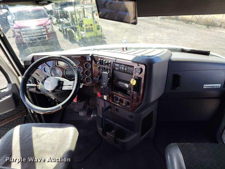 image for item BI9759 2014 Mack CXU semi truck