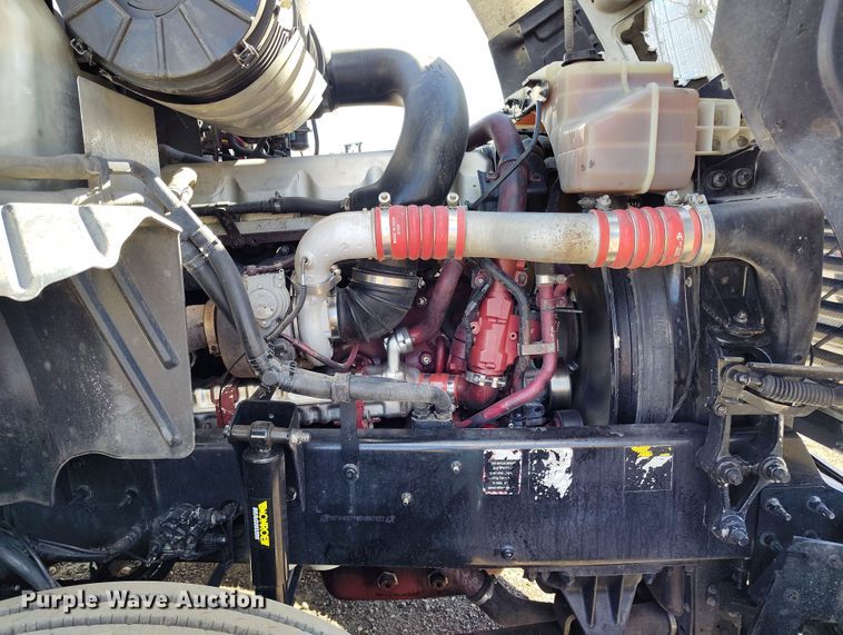 image for item BI9759 2014 Mack CXU semi truck